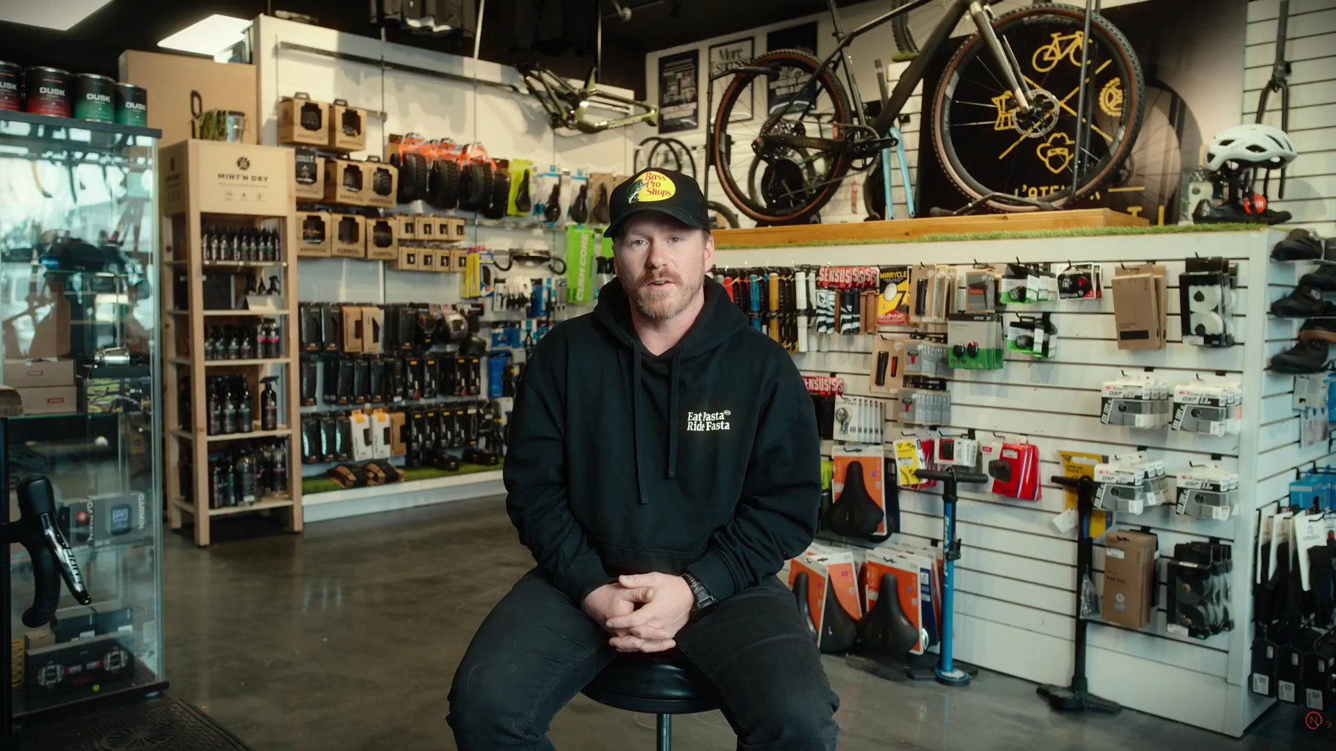 Découvrez le parcours de Michael Peace, fondateur de L’Atelier Clandestin à L’Assomption, une boutique de vélo qui mise sur la passion, le service personnalisé et l’expérience client.